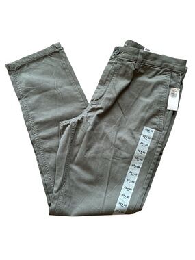 Old Navy Men's Slim Chinos in Light Gray. 100% Cotton. Size 32x30. NWT